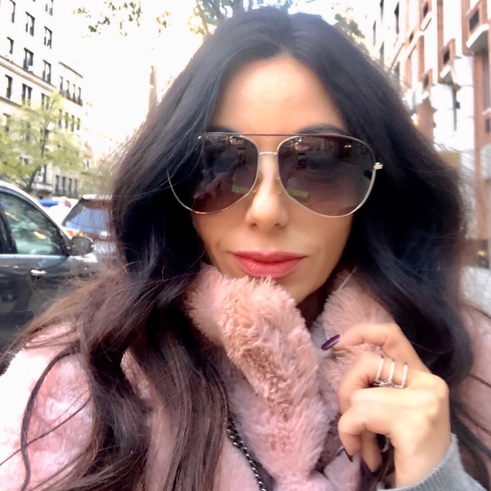 Meet your Posher, Traci